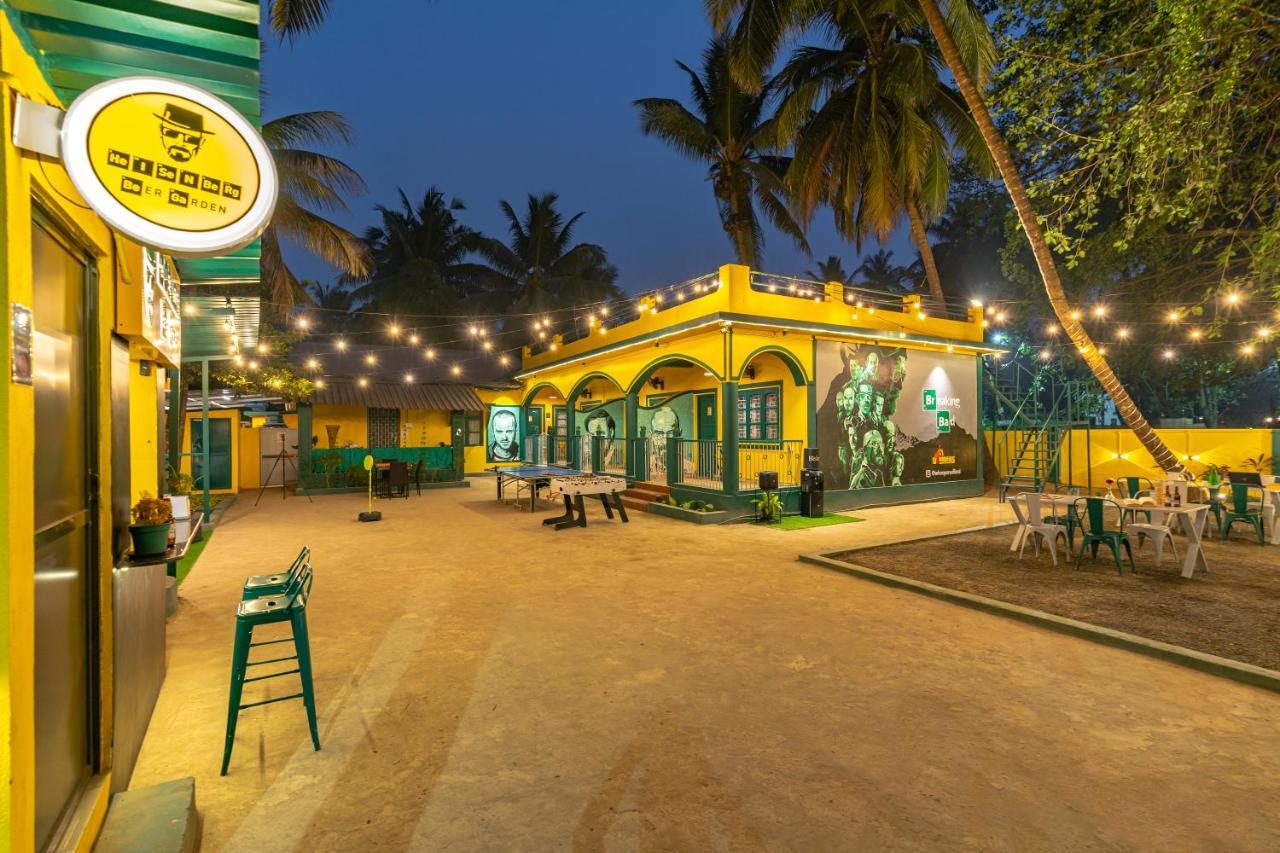 Whoopers Hostel Anjuna, Goa Exteriör bild