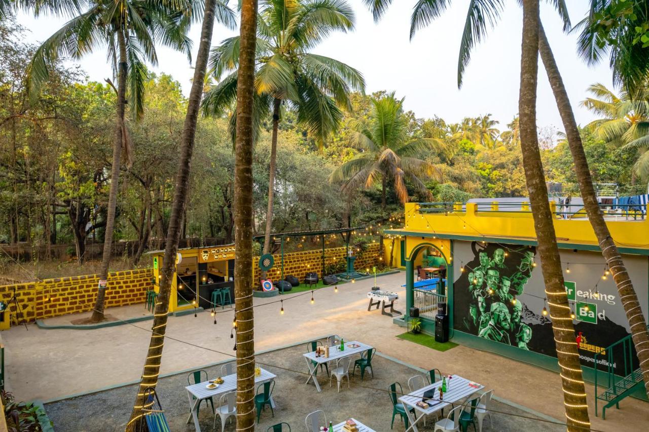 Whoopers Hostel Anjuna, Goa Exteriör bild