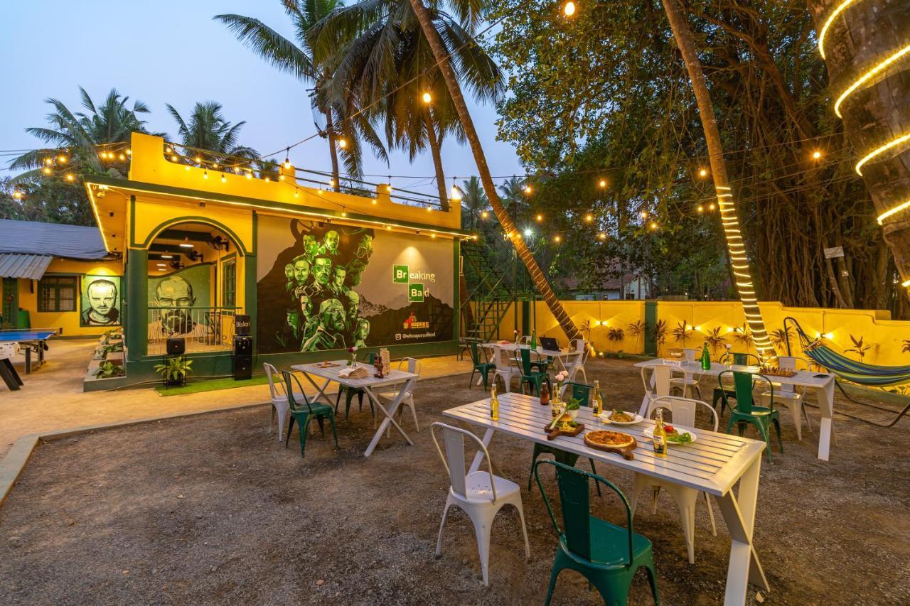 Whoopers Hostel Anjuna, Goa Exteriör bild